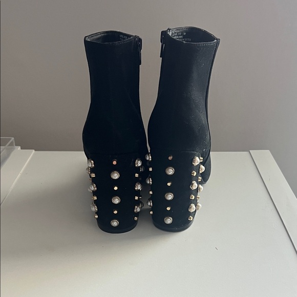 Steve Madden Black Heeled Boots with Pearl Details - Picture 3 of 4